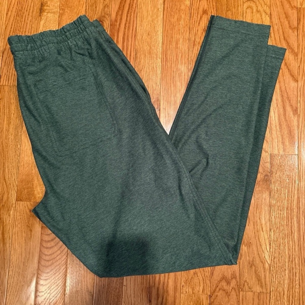 Outdoor Voices - green pants size M